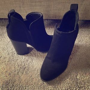 Madden Girl-Black booties